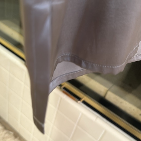 Saks Fifth Avenue 100% Silk sleeveless shell pale green Size Large - Picture 5 of 5